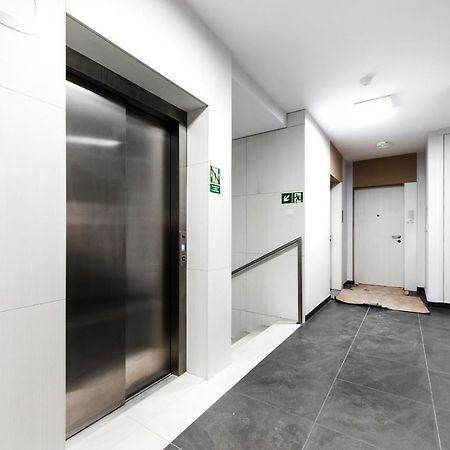 Super Apart Dywizjonu 303 175/8 Apartment Warsaw Phòng bức ảnh
