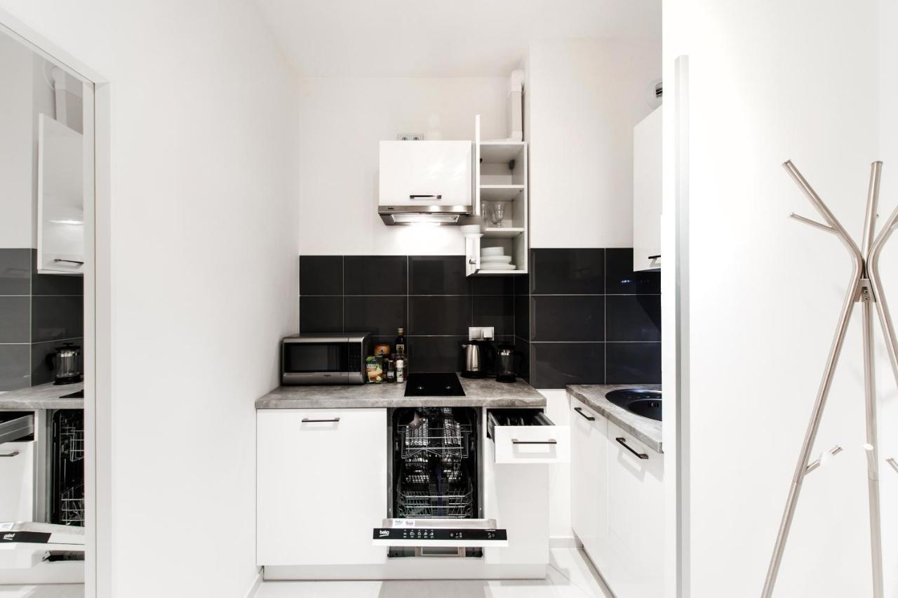 Super Apart Dywizjonu 303 175/8 Apartment Warsaw Phòng bức ảnh