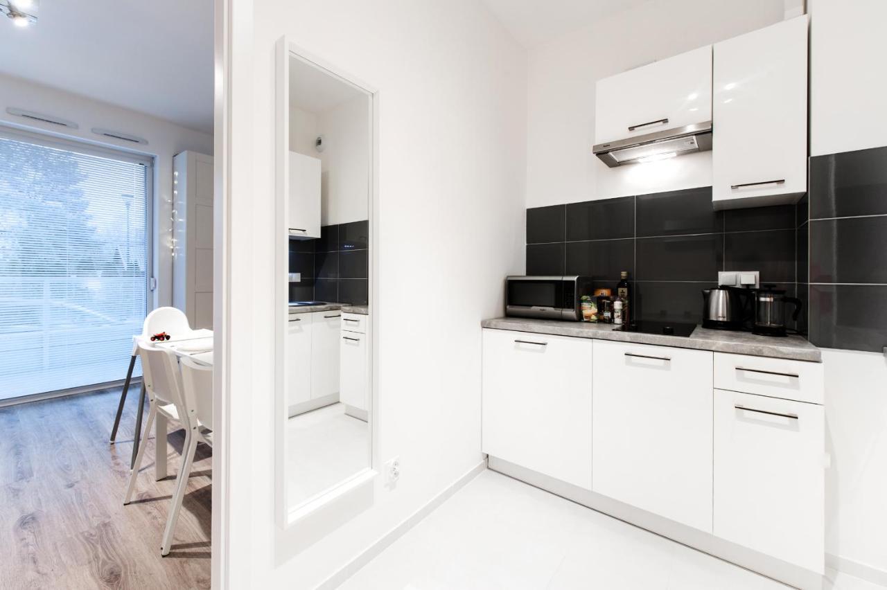 Super Apart Dywizjonu 303 175/8 Apartment Warsaw Phòng bức ảnh